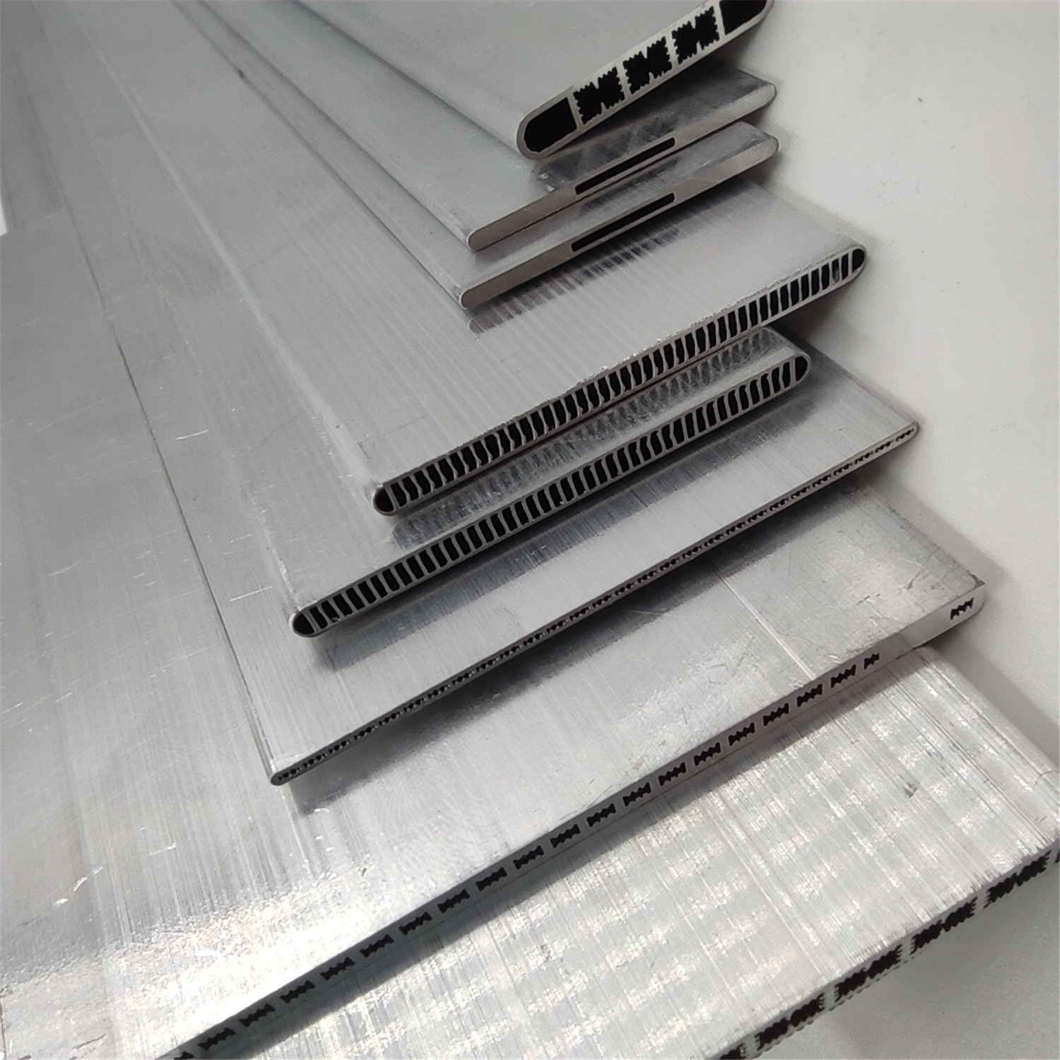 6061 Low Price Customized Sizes Aluminum Tube Pipe