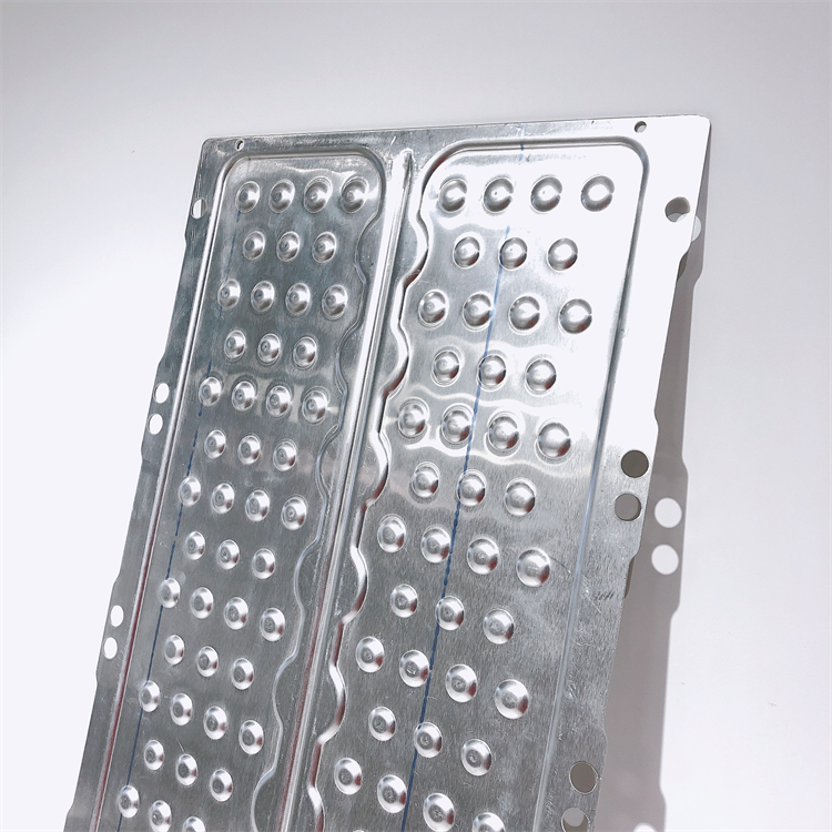 Aluminum Liquid Cooled Plate Heat Exchanger for Battery Cooling of An Electric Vehicle (EV)