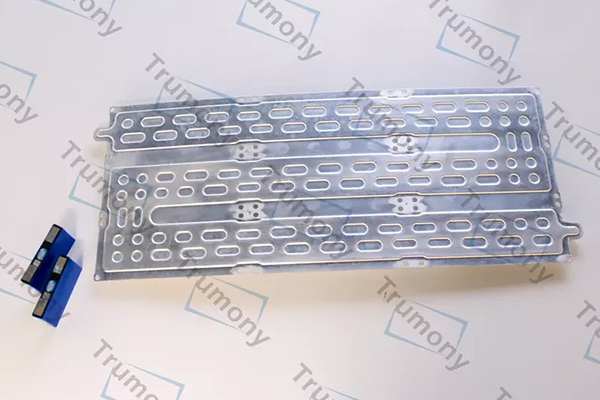 Tấm l&agrave;m m&aacute;t bằng chất lỏng: Th&agrave;nh phần ch&iacute;nh của giải ph&aacute;p tản nhiệt hiệu quả